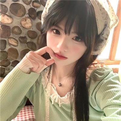 黑夜中的玻璃人偶